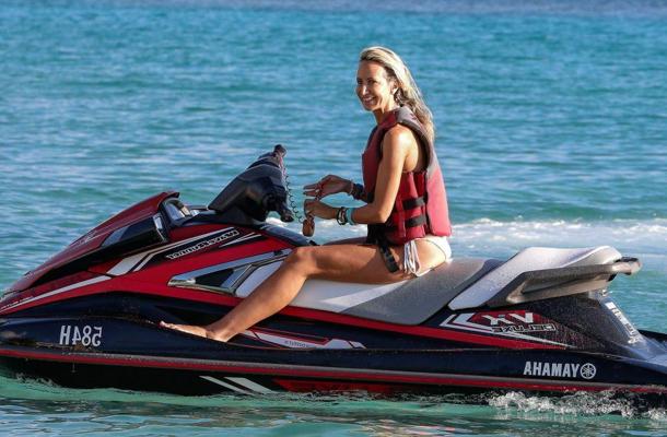 20P Lady Victoria Hervey Bikini