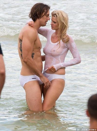 5P Fotos transparentes de Lara Stone