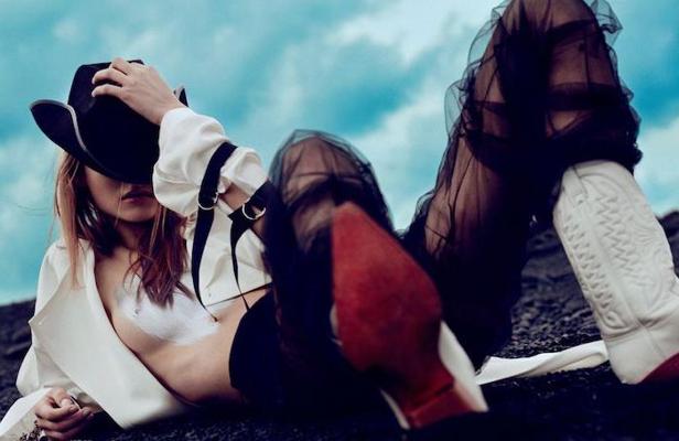 4P Topless pics of Maartje Verhoef