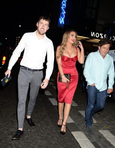 4P Megan Barton-Hanson Cleavage