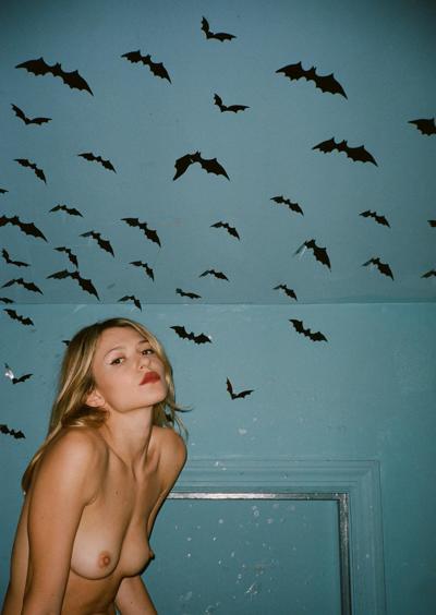 15P Paige Elkington Nude Photos