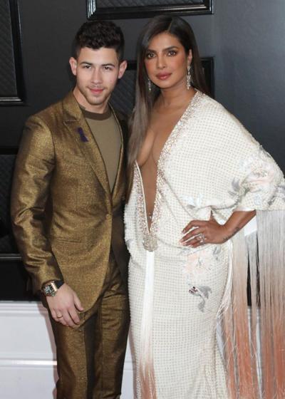 4P Priyanka Chopra Cleavage
