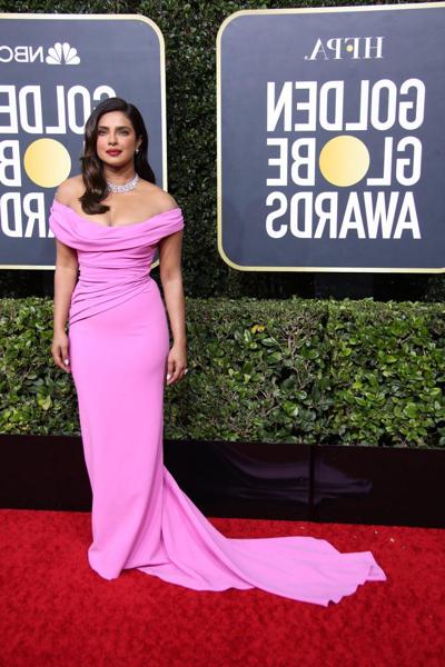 4P Priyanka Chopra Cleavage