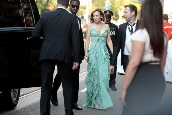 9P Rachel McAdams See-Through