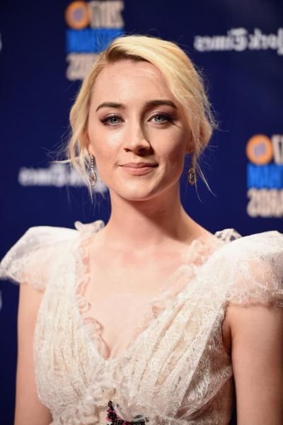 16P Saoirse Ronan Cleavage