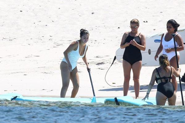 4P Selena Gomez Erotic
