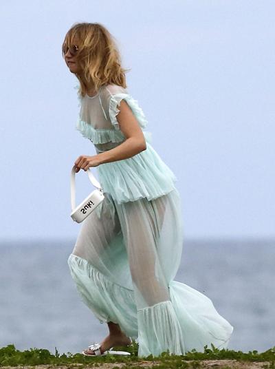 7P Durchsichtige Fotos von Suki Waterhouse