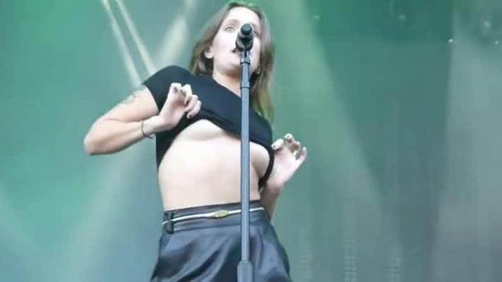 4P Nacktbilder von Tove Lo