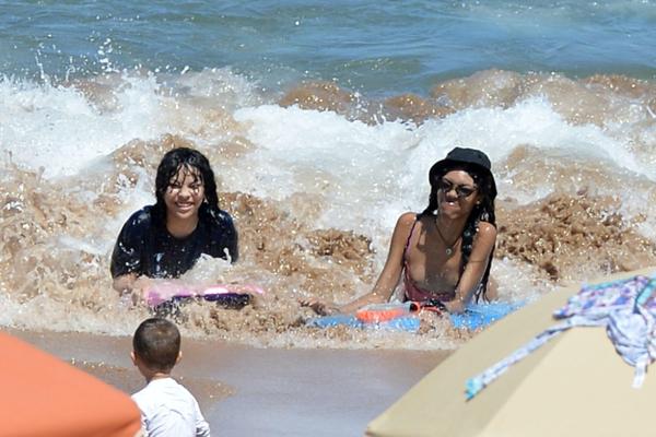 4P Zola Murphy Nip Slip