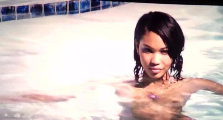8P Topless pics of Chanel Iman