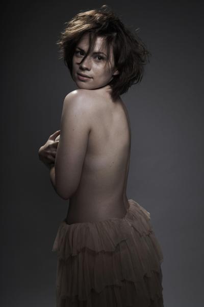 5P Hayley Atwell Topless Photos