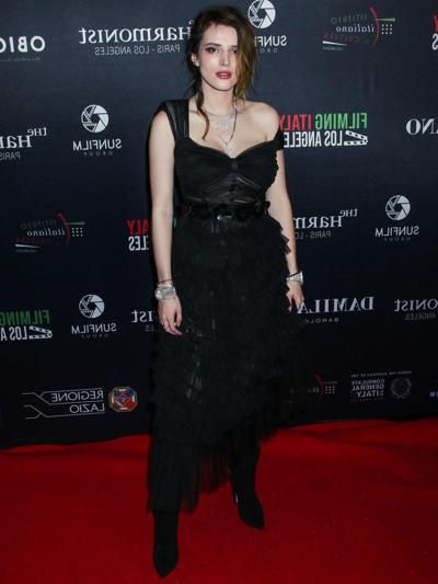 4P Bella Thorne Cleavage
