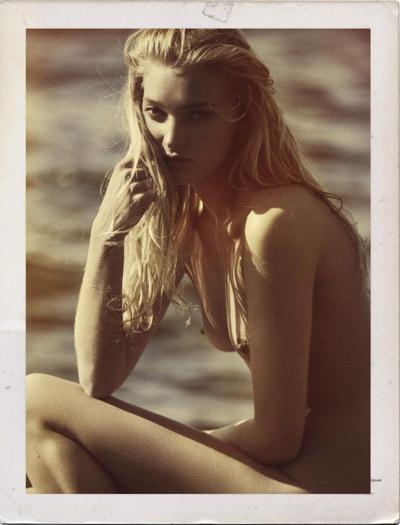 6P Topless Photoset of Elsa Hosk