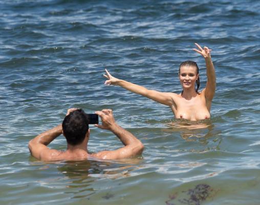 4P Joanna Krupa nude pics