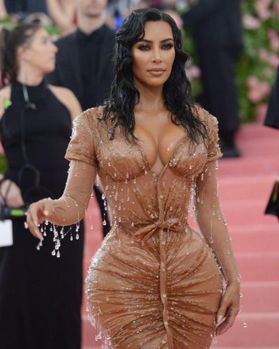 5P escote de kim kardashian