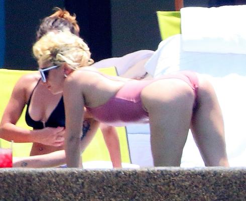 8P Sexy Photos of Lady Gaga