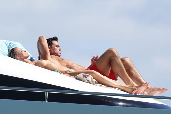 6P Topless pics of Joanna Krupa