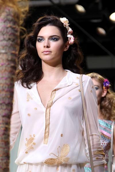 11P Durchsichtige Fotos von Kendall Jenner