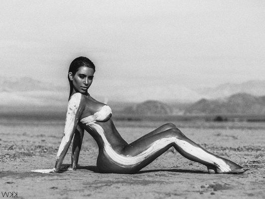 9P Nude pics of Kim Kardashian