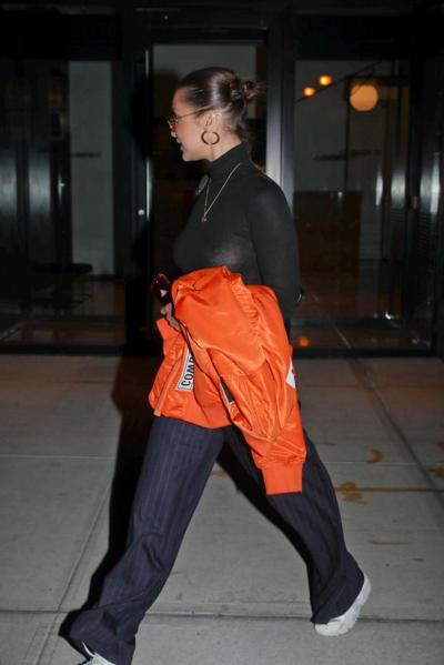 10P Bella Hadid Durchsichtig