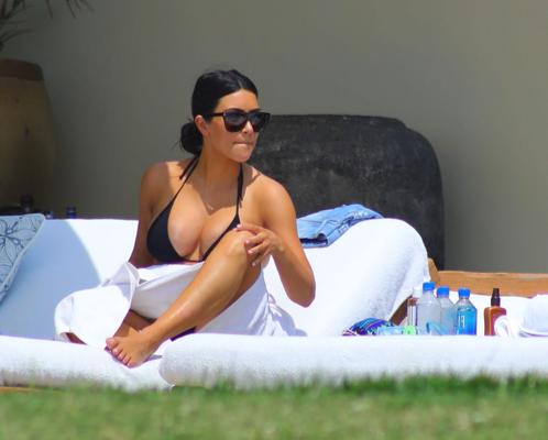12P Kim Kardashian’s Booty Is Always Good To See