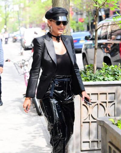 25P Rita Ora And Her Gorgeous Left Nipple