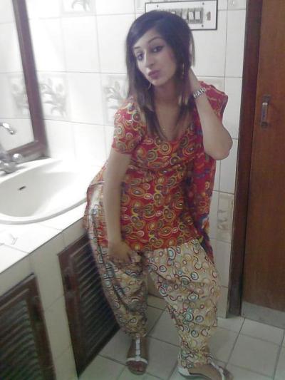 11P Paki sluts salwar kameez in satin