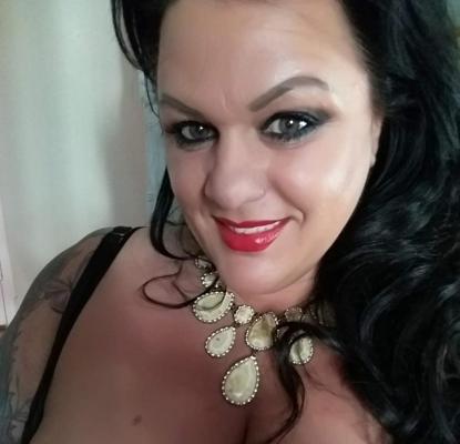 5P Hungarian BBW London Escort Ella