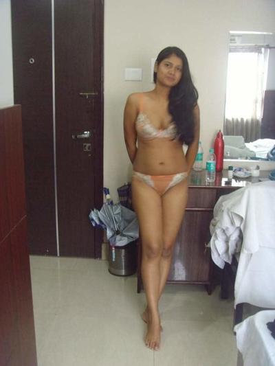 25P Bengali Couple Hotel LEaked 200 Pic
