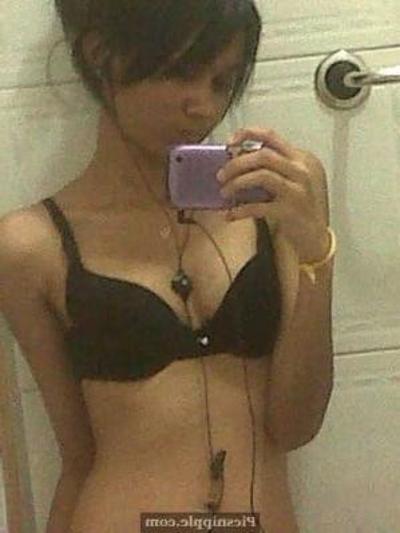 16P Beautiful Desi Teen Nude Selfies