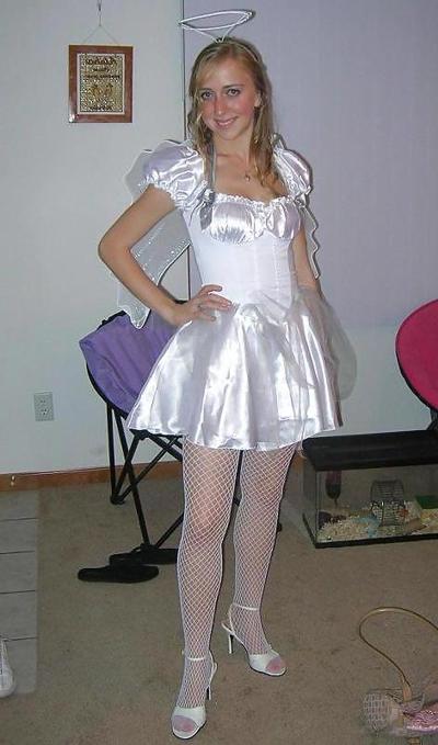 25P Nylon - upskirt - leg 40