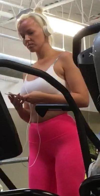 10P Blonde Sexbombe im Fitnessstudio Teil 2
