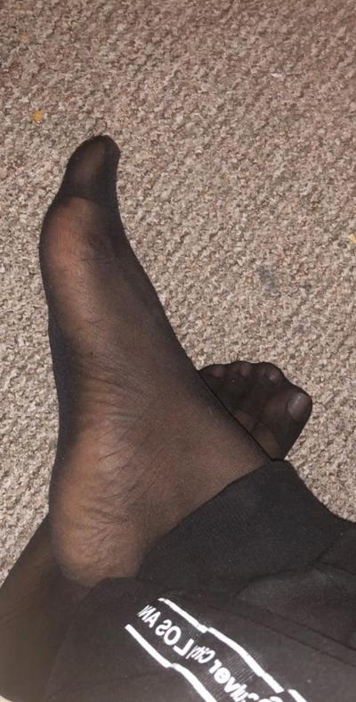 12P Smelly Pantyhose feet and ass