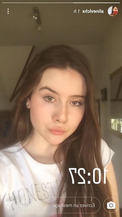 8P Petite salope brune francaise face a foutre (commentez hard)