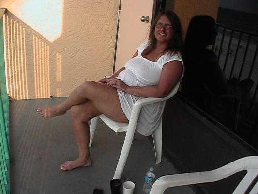 25P 9. Une femme mature et potelée baise son mari