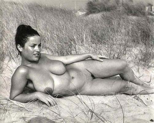 25P Vintage nudist : milf, teen :)