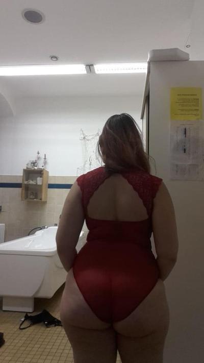 15P Mein kl Teenienutte Joana sucht Gangbang