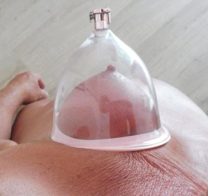 25P Pompe a seins pour avoir les meme petits seins que ma femme