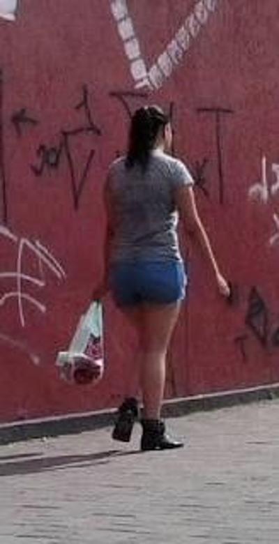 6P Gostosa de shorts