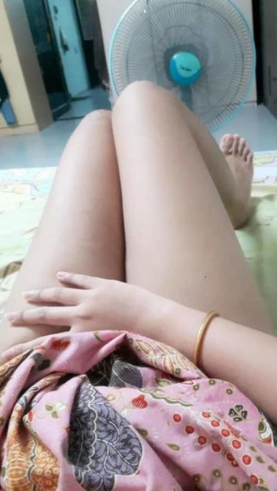 25P Thai girl big tits prostitute
