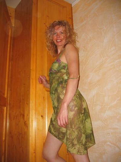 25P Perfect MILF Lady