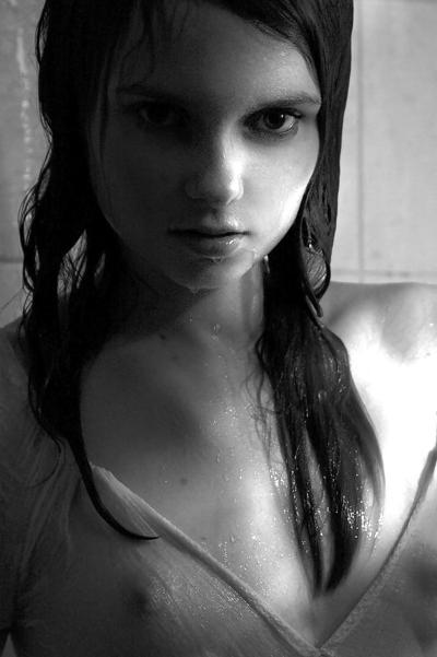 7P SHOWER -BRALESS - BW-1