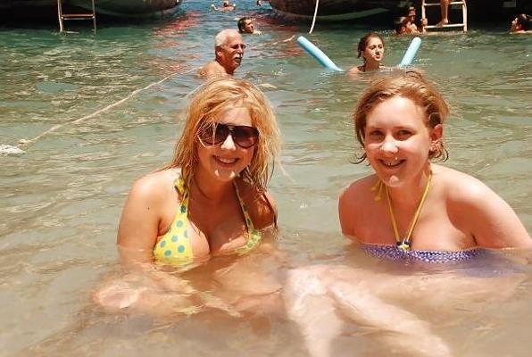 17P Big boobs in bikini 3