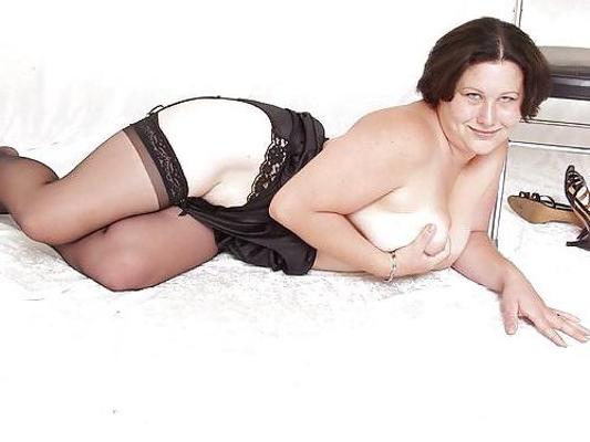 8P Hot Pics For Her Boyfriend