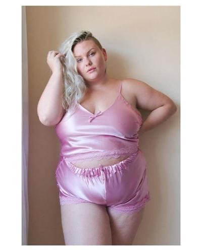 25P Busty Ladies