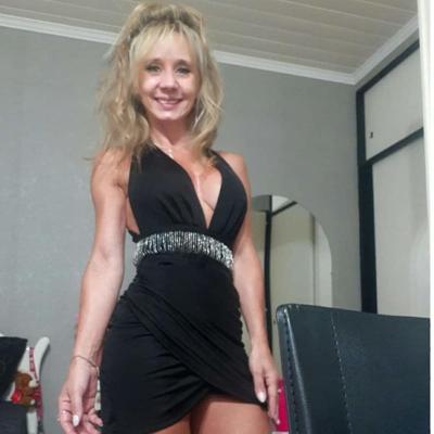 25P Hermosa milf do Facebook