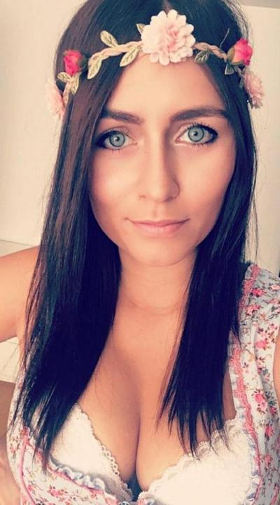 25P Sexy Dirndl Mädchen 383