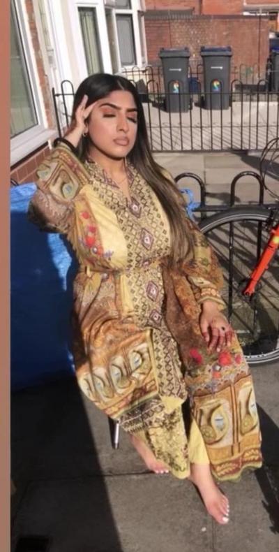 6P Big tits paki slut
