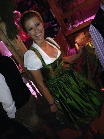 24P Sexy Dirndl Girls 380