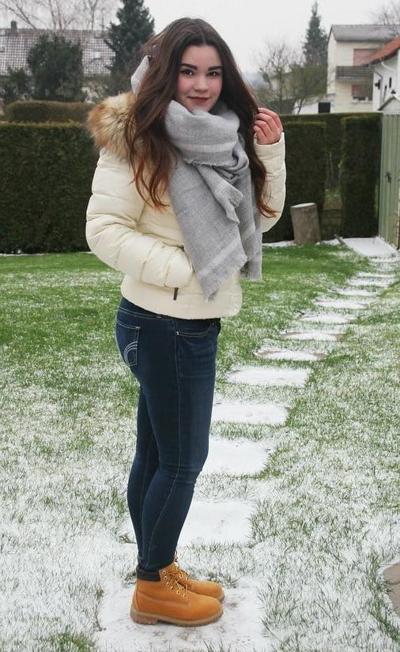 25P Horny german teen Lara